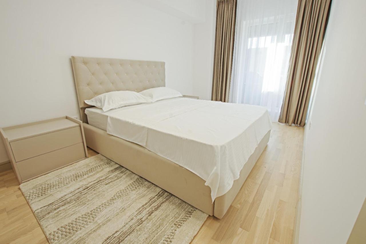 Himson-Beige Apartment Iasi Buitenkant foto